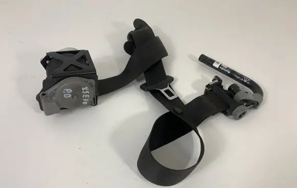 BMW X5 E70 Front seatbelt 7211594