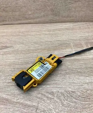 Opel Signum Airbag deployment crash/impact sensor 13102028 WithPlug