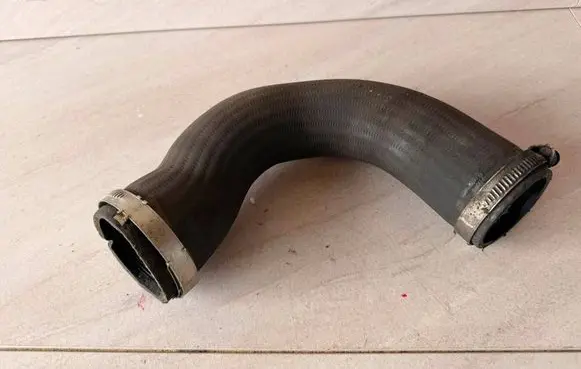 Volkswagen PASSAT B7 Intercooler hose/pipe 1K0145834AP