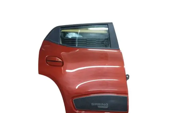 Dacia Spring Rear door