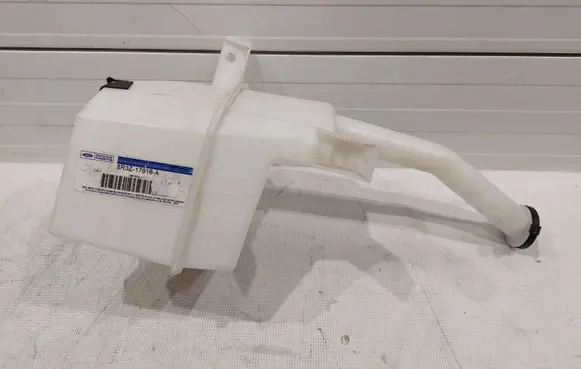 Ford Mustang V Windshield washer fluid reservoir/tank 8R3Z17618A