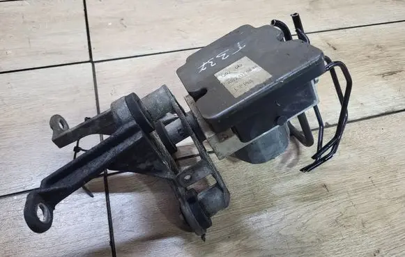 Mercedes-Benz E W212 ABS Pump A2124310848