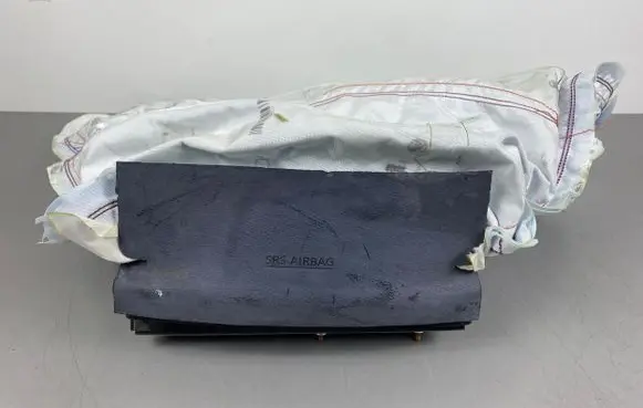 Knee airbag