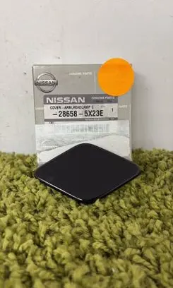 Nissan Navara D40 Headlight washer spray nozzle cap/cover 286585X2