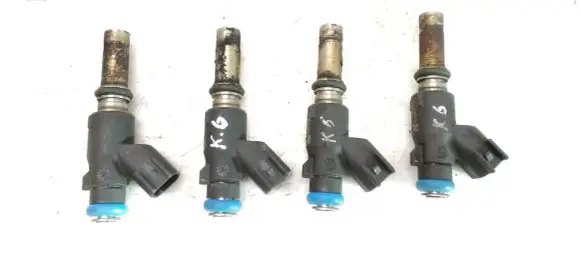 Opel Astra H Fuel injectors set 25380933