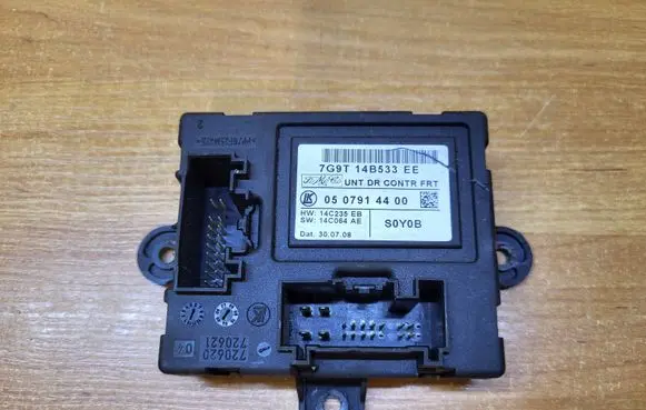 Volvo XC70 Door control unit/module 7G9T14B533EE 0507914400