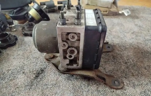 Toyota Corolla E110 ABS Pump 4451012270 EHE1920125