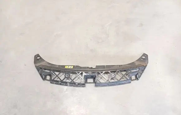 Mercedes-Benz CLA C118 X118 Front bumper mounting bracket A1188854500
