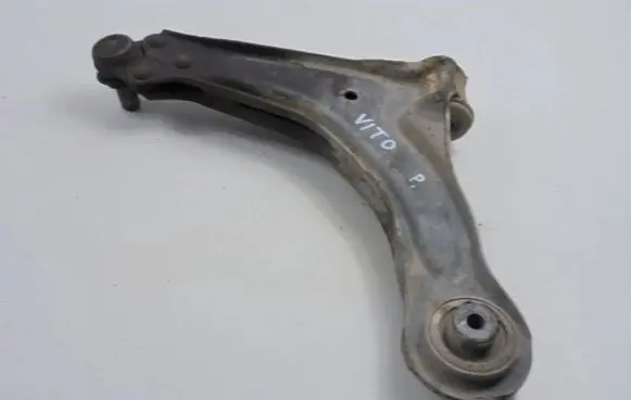 Mercedes-Benz Vito Viano W638 Front lower control arm/wishbone A6383300010