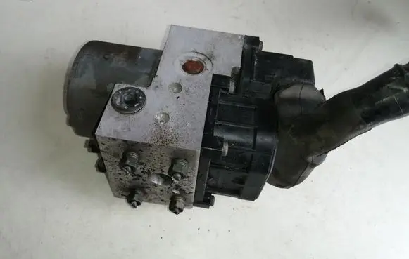 Toyota Avensis T220 ABS Pump 4451005020 0265216485