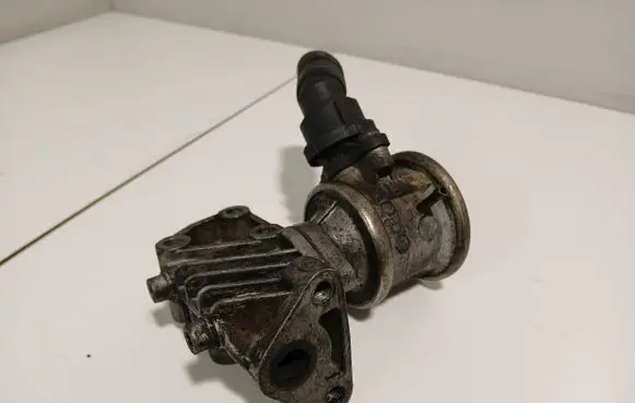 Audi A3 S3 8L EGR valve 06A131085E