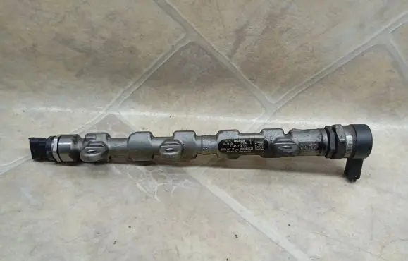 Renault Laguna III Fuel main line pipe 8200942721 H8200610223 0445214173