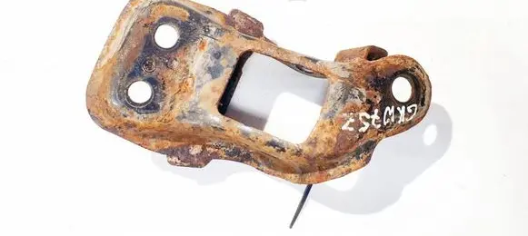 Subaru Legacy Bracket in trunk/boot 