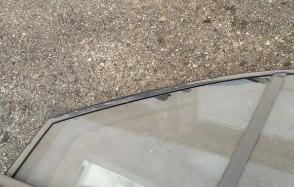 Renault Scenic II - Grand scenic II Front door vent window glass four-door 