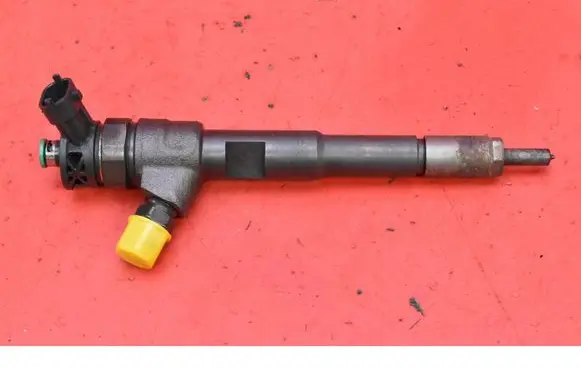 Renault Clio I Fuel injector H8201453073
