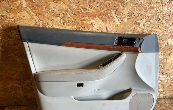 Toyota Avensis T250 Front door card panel trim