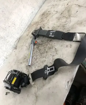 Infiniti Q50 Front seatbelt 305257810