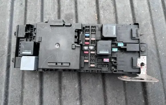 Land Rover Discovery 5 Fuse module JPLA14A073BB 5C5A11F02 DH2214B192CA