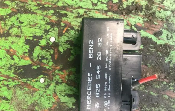 Mercedes-Benz Vaneo W414 Other relay 0255452832