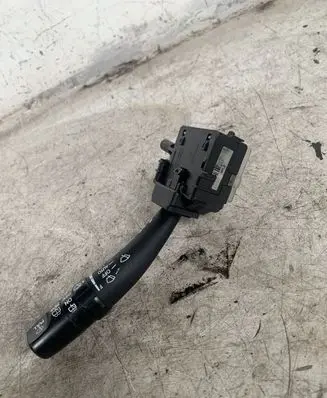 Hyundai Santa Fe Wiper control stalk 200002559