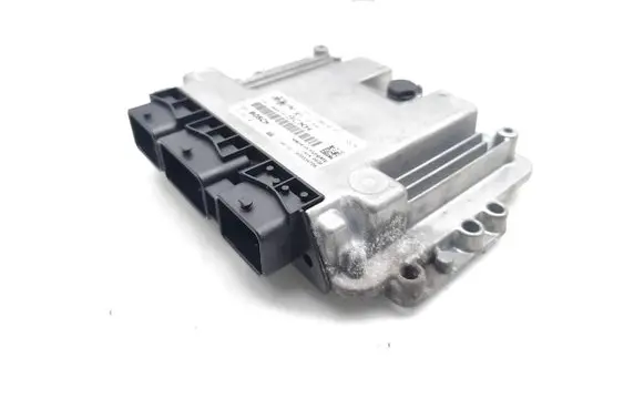 Ford Focus Engine control unit/module 9M5112A650BH 0281017771