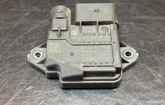 Mercedes-Benz E W213 Glow plug pre-heat relay A6549009900 HW142803 1110067