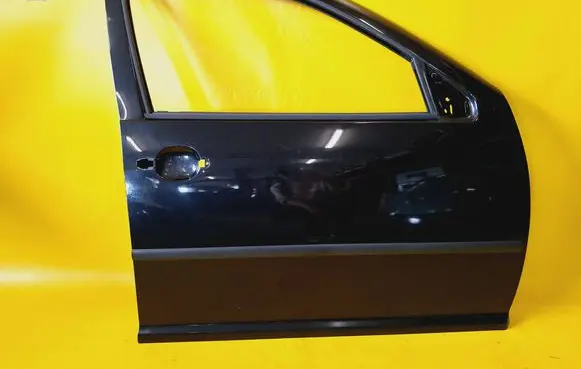 Volkswagen Golf IV Front door