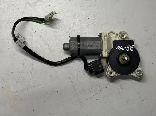 Mercedes-Benz E W211 Front door window regulator motor 2118202942 993626101 0500