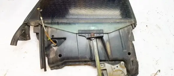 Audi 100 S4 C4 Rear door window/glass frame 