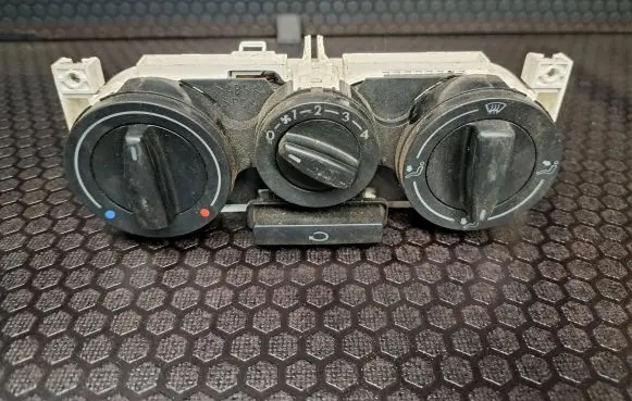 Volkswagen Golf IV Climate control unit 1J0819045F 901511200000 657836A0