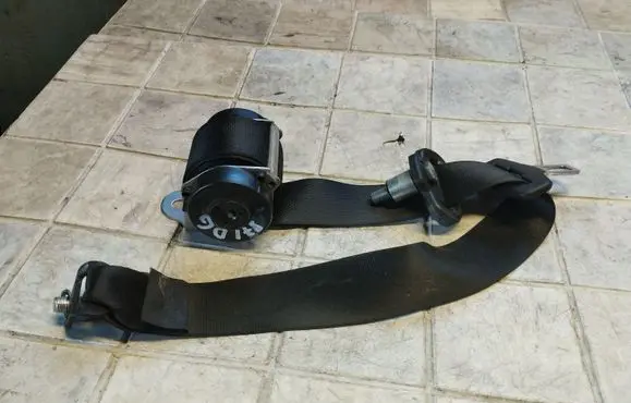 Mitsubishi Colt Rear seatbelt 602441100B
