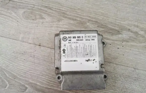 Volkswagen Golf V Airbag control unit/module 1K0909605D
