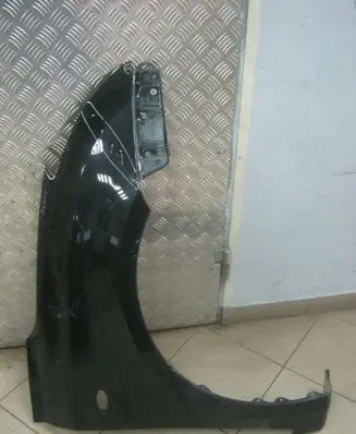 Suzuki Swift I Fender