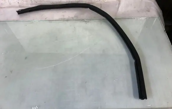 Opel Mokka B Engine compartment rubber 8304763