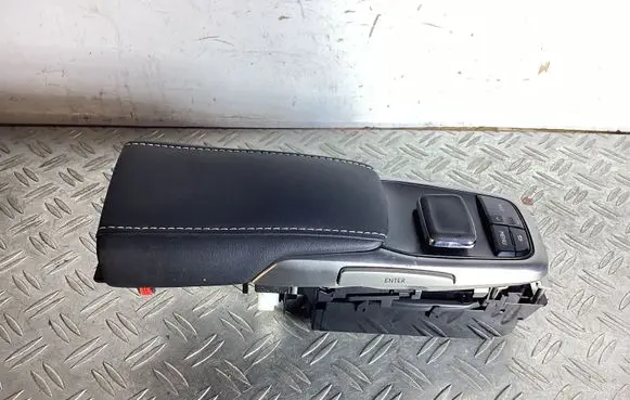 Lexus RX 450H Head unit multimedia control 5882248100 2372400753 8478048200C4
