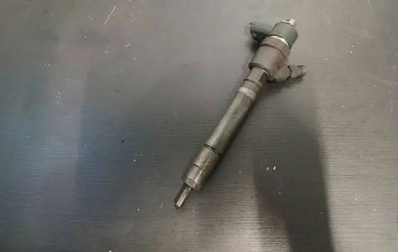 Fuel injector