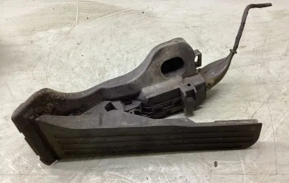 Volkswagen PASSAT B6 Accelerator throttle pedal 1K1721503L 6PV00860000 021705