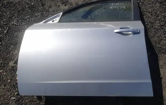 Subaru Impreza III Front door pilkos