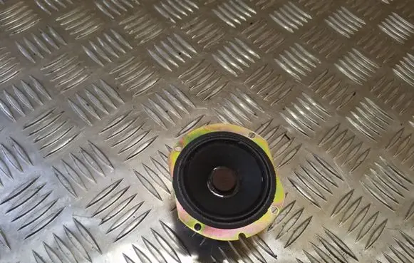 Seat Alhambra (Mk1) Front door high frequency speaker