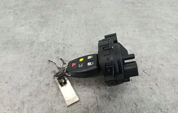 Volvo V50 Ignition lock 30667665