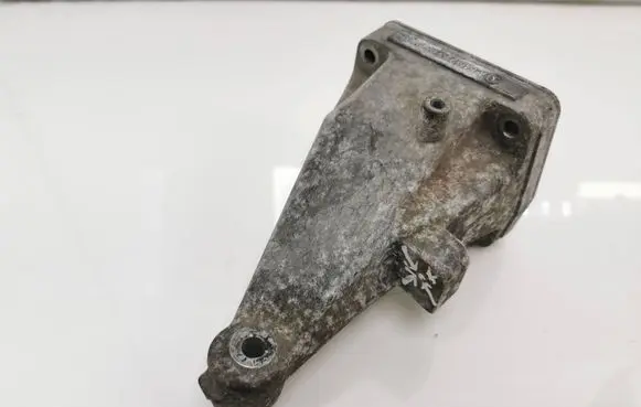 Mercedes-Benz Vito Viano W639 Engine mounting bracket A6462230804