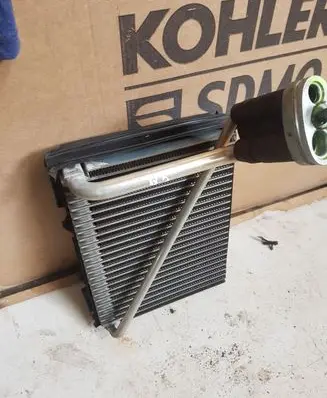 Volkswagen PASSAT B5 Air conditioning (A/C) radiator (interior) 8D1820103D