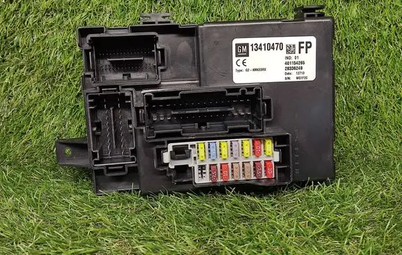 Opel Meriva B Power management control unit 13410470FP 28336249