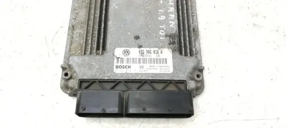 Volkswagen Touran I Engine control unit/module 03G906016A 0281010731 1039S02834