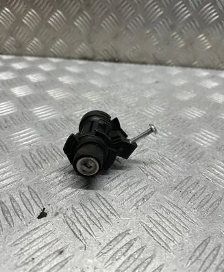 Mercedes-Benz SLK R172 Tailgate exterior lock A2047500061