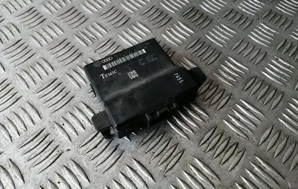 Audi A3 S3 8P Gateway control module 1K0907530D 1K0907951