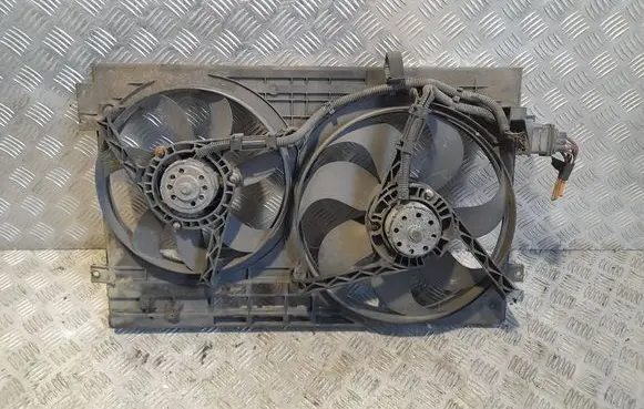 Audi TT Mk1 Radiator cooling fan shroud 8N0121205A