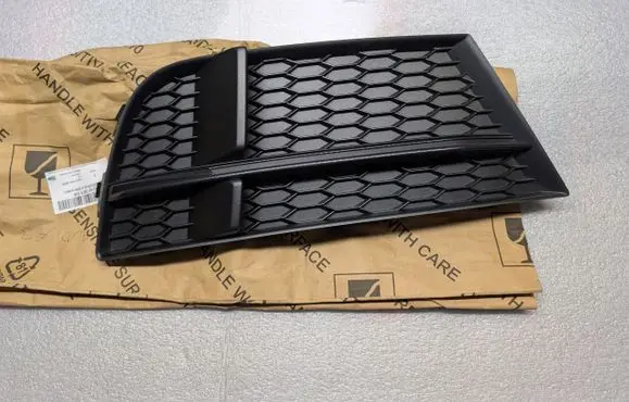 Audi A3 S3 8V Front bumper lower grill 8V3807682N