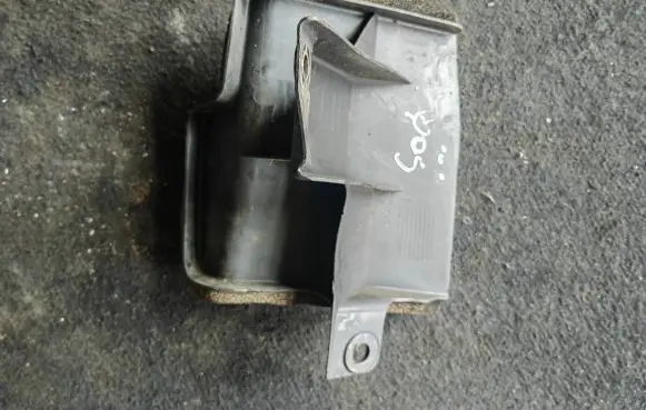 Nissan Qashqai Radiator trim 62823BR31B
