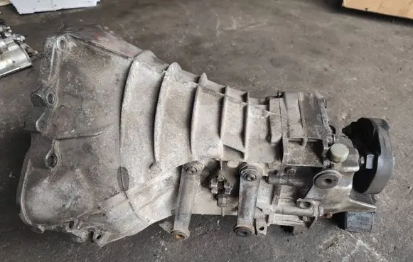 Mercedes-Benz E W124 Manual 5 speed gearbox 717413 1242606401